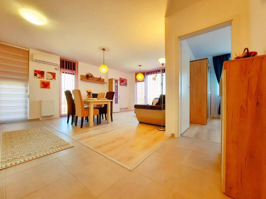 Beautiful Panoramic Central Apartment - City Of Mara Timisoara Exterior photo